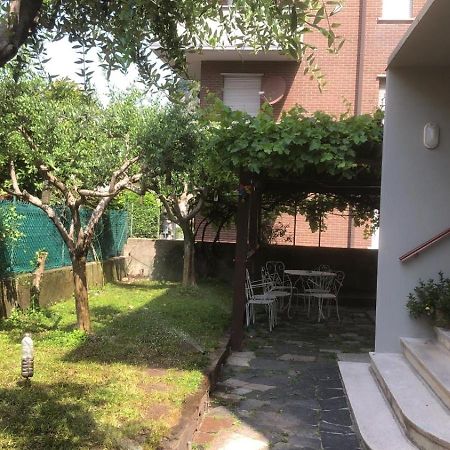 Nuova Casa Vacanze Nonna Prassede Con Giardino E Posto Auto Villa Lecco Exteriör bild